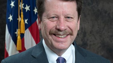 Dr. Robert califf headshot portrait.